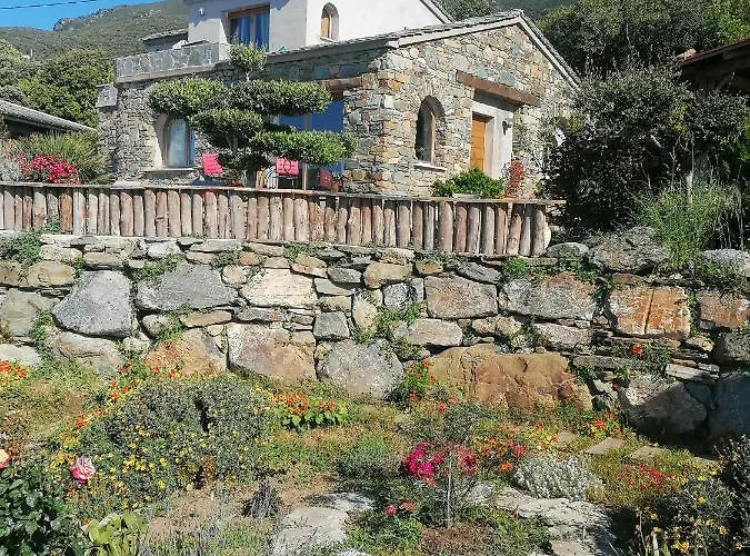Holiday home De Charme Avec Piscine Privative