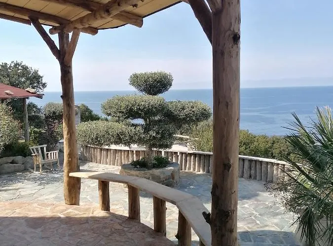 De Charme Avec Piscine Privative *